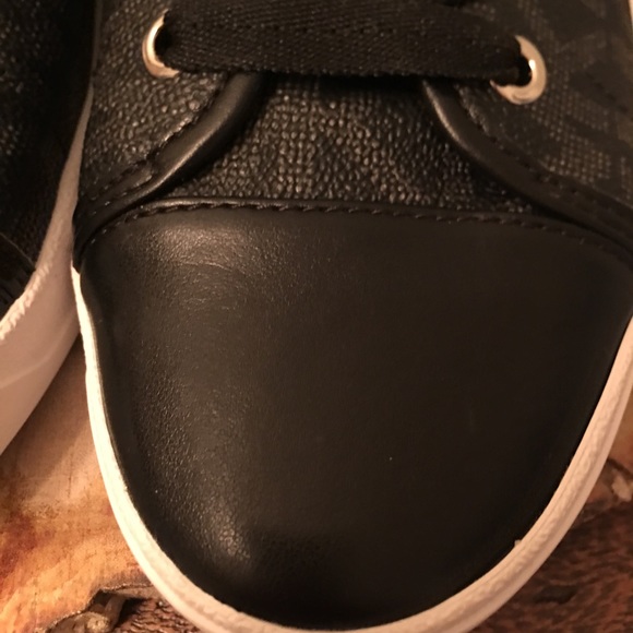 NWOB Michael Kors City Sneakers - Picture 4 of 7